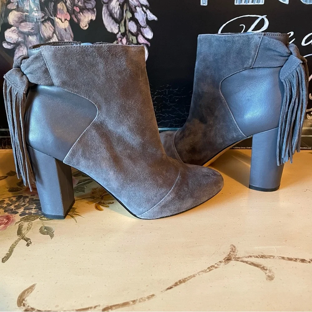 White House Black Market Gray Suede Boho Fringe Ankle Boots Booties 8 - Picture 3 of 9